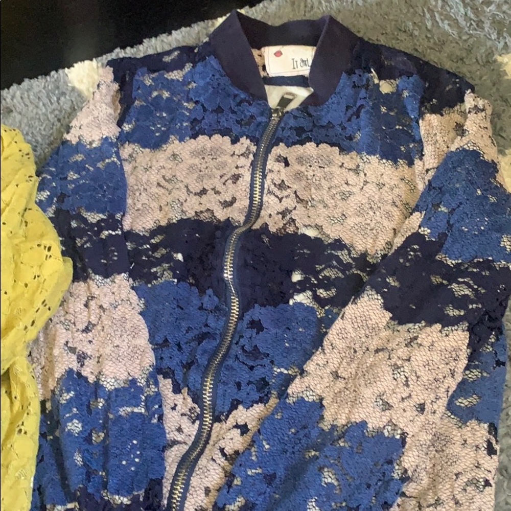 2 jackets - Picture 2 of 6